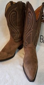 Laredo cowgirl boots